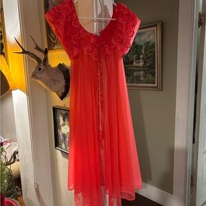 Vintage 60s or 70s retro hot pink chiffon sheer robe